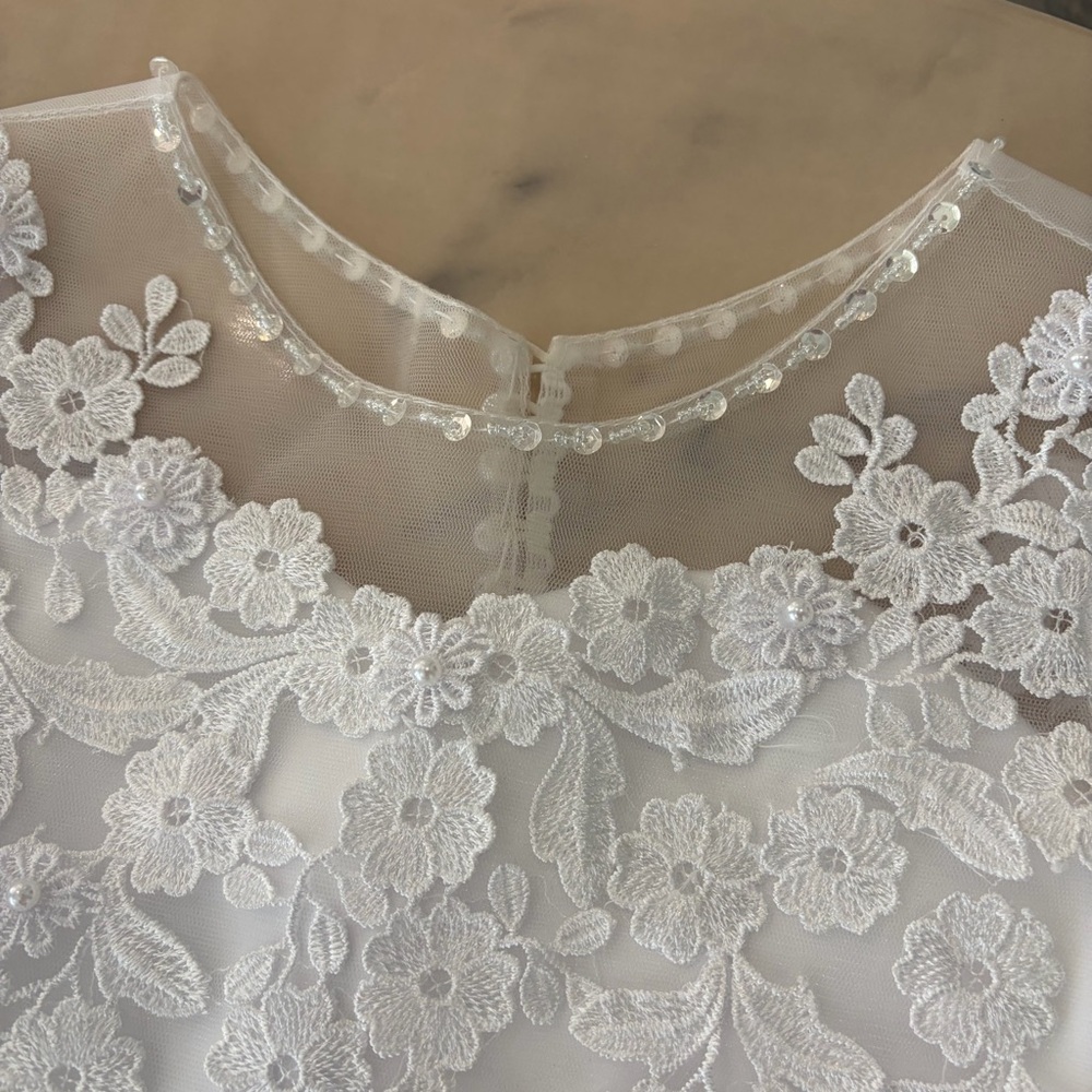 White Lace Girls First Communion Flower Girl Dress. - Picture 7 of 16